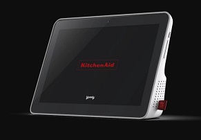 חברת KitchenAid משיקה מסך חכם ייעודי למטבח